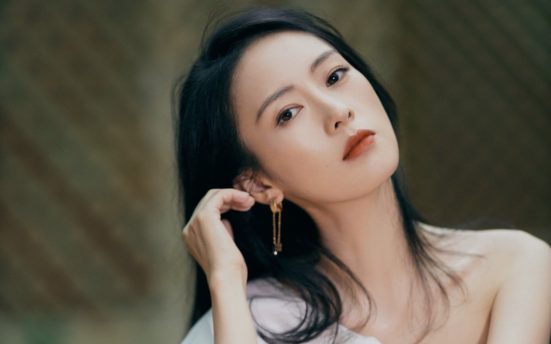 爱游戏官方-德国男子200米蛙泳选手在预赛中表现出色，晋级半决赛