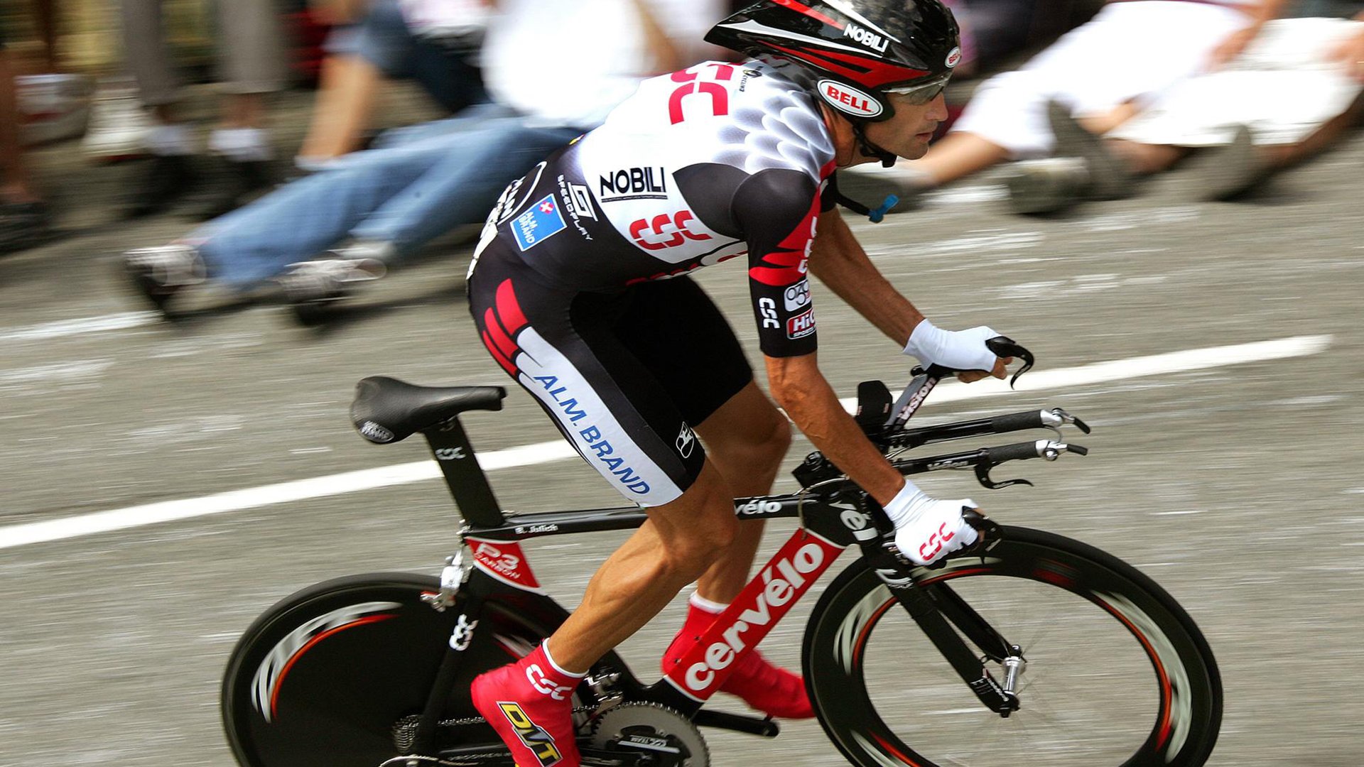 西甲足球与文化融合中的市场推广案例,西甲联赛广告宣传语